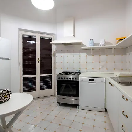 Alan Apartment *